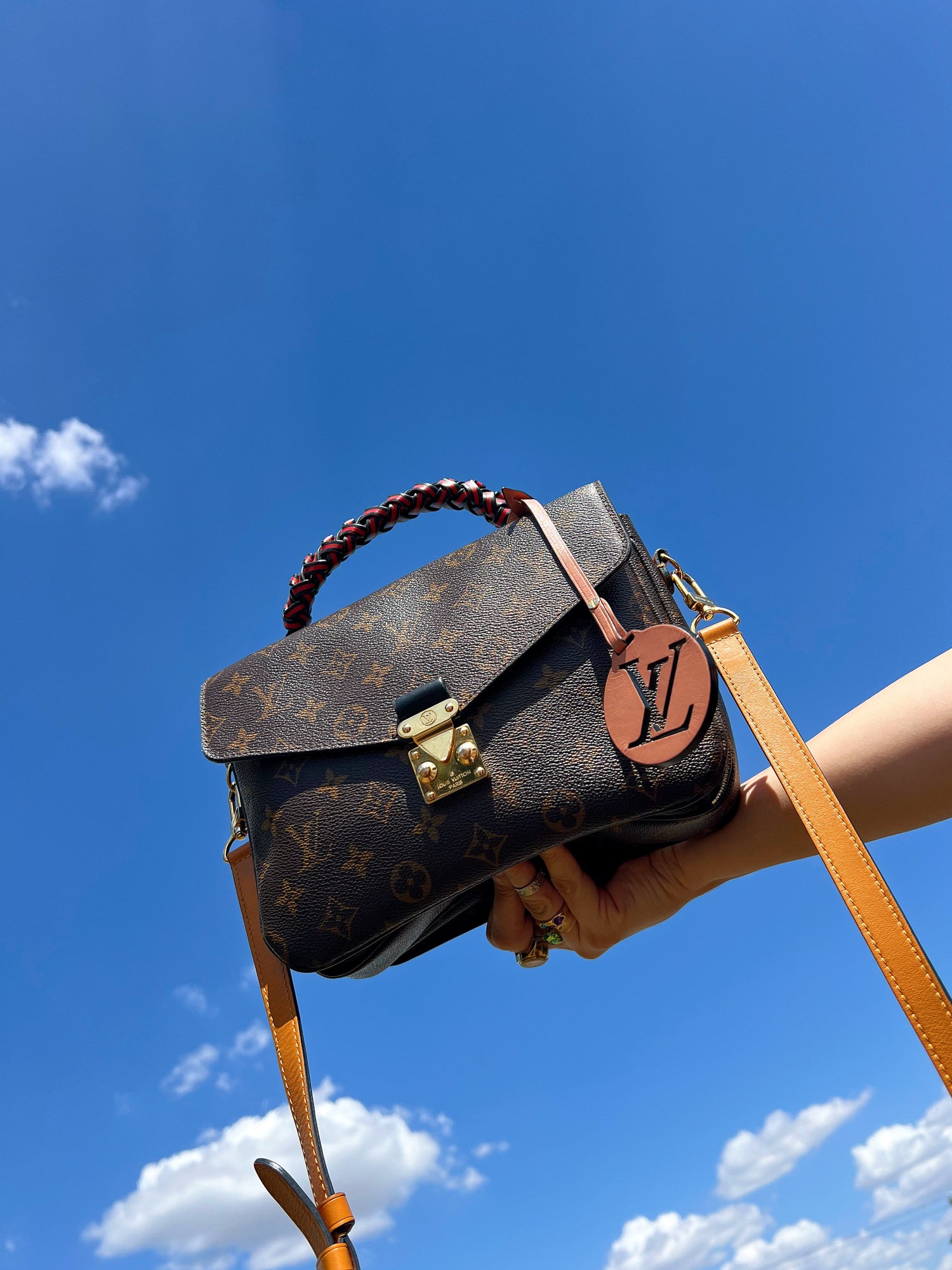 Otra Vez Couture Consignment