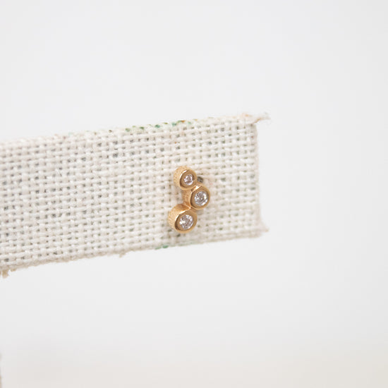 3-dot gold stud earrings