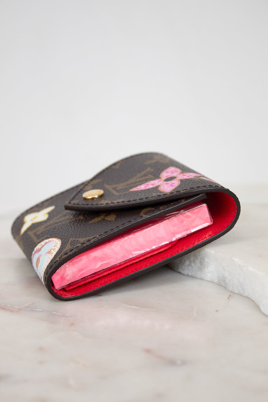 Side view of post-it note holder